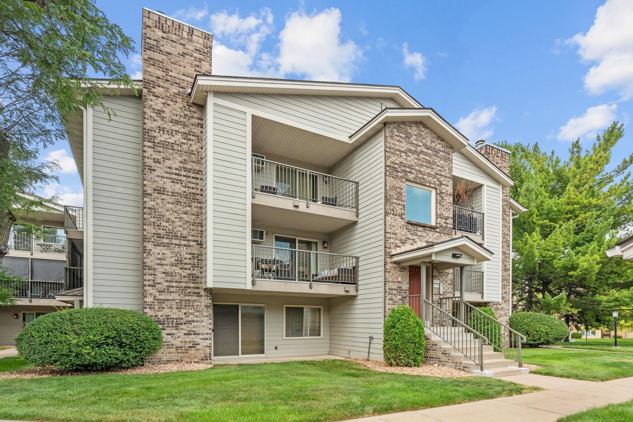 View of Residential at 2100 Ridge Drive #22, Saint Louis Park MN 55416, Saint Louis Park (3 of 39) - Mike Wilen | Minnesota Team Real Estate