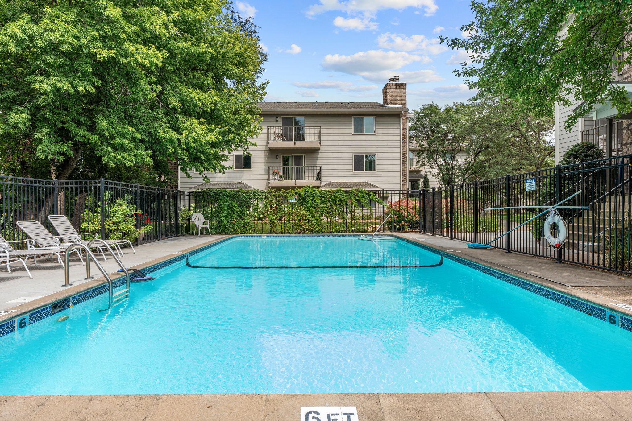 View of Residential at 2100 Ridge Drive #22, Saint Louis Park MN 55416, Saint Louis Park (26 of 39) - Mike Wilen | Minnesota Team Real Estate