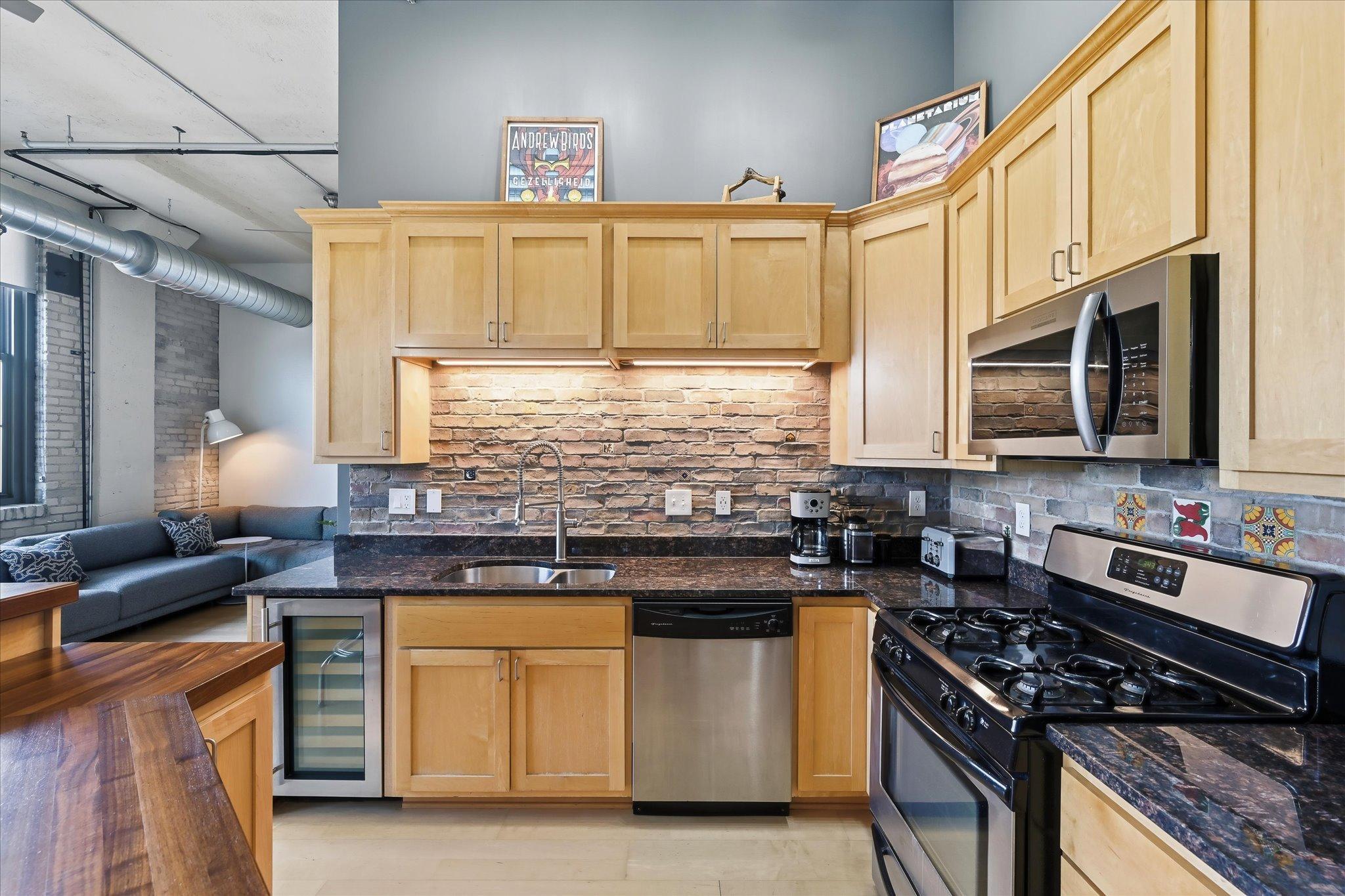 View of Residential at 1901 Hennepin Avenue #202, Minneapolis MN 55413, Minneapolis (25 of 38) - Mike Wilen | Minnesota Team Real Estate