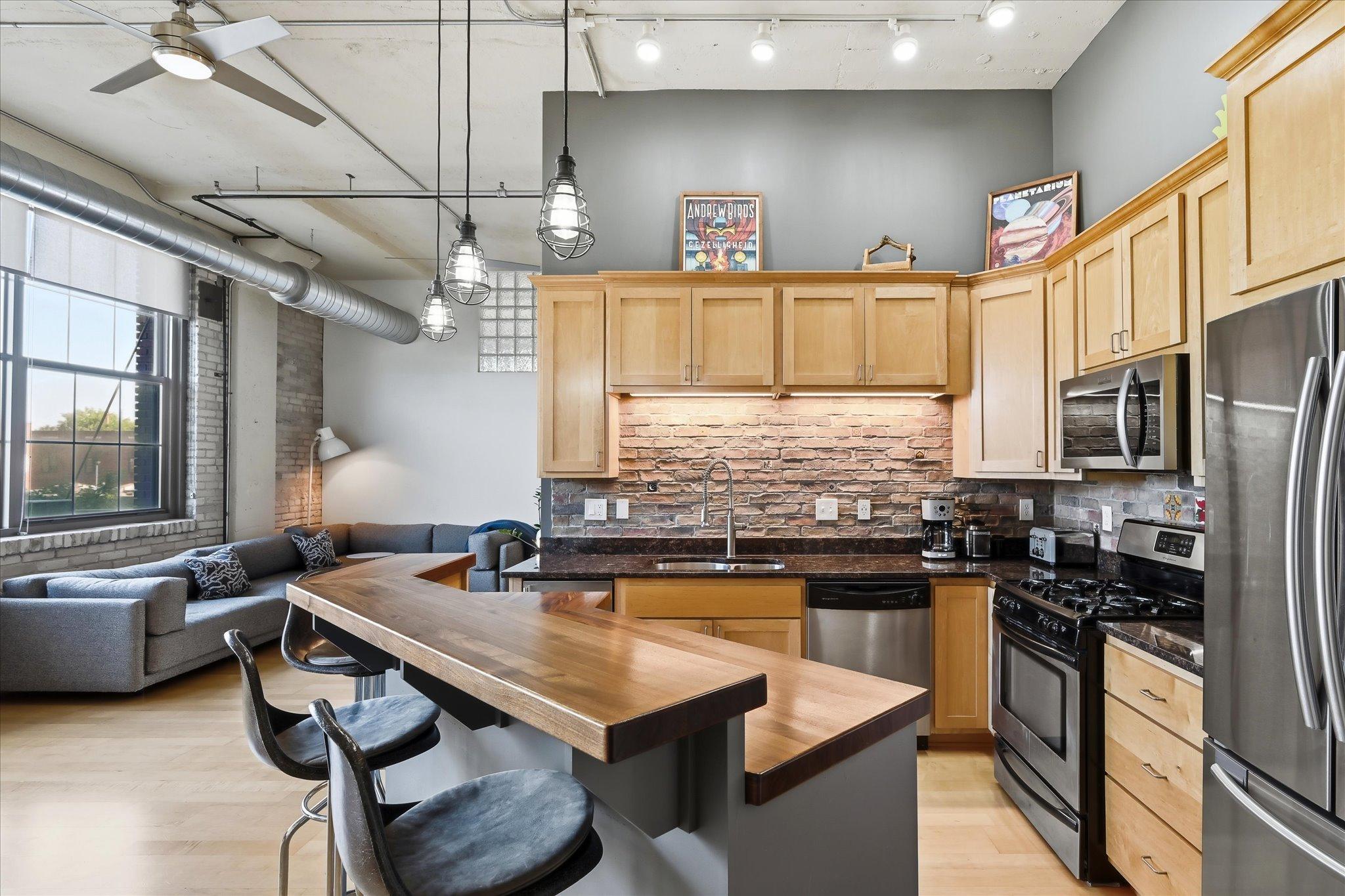 View of Residential at 1901 Hennepin Avenue #202, Minneapolis MN 55413, Minneapolis (21 of 38) - Mike Wilen | Minnesota Team Real Estate