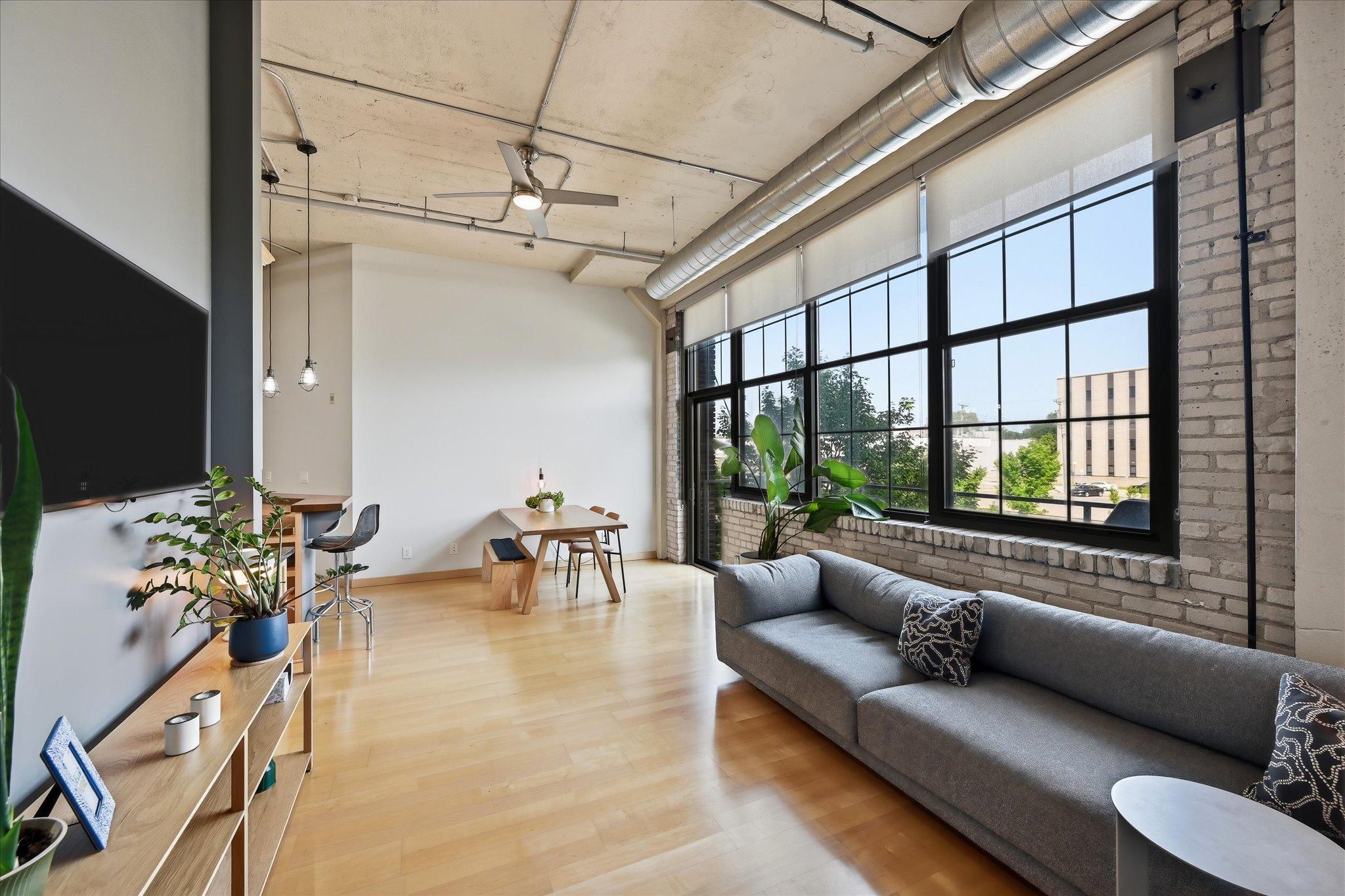 View of Residential at 1901 Hennepin Avenue #202, Minneapolis MN 55413, Minneapolis (19 of 38) - Mike Wilen | Minnesota Team Real Estate