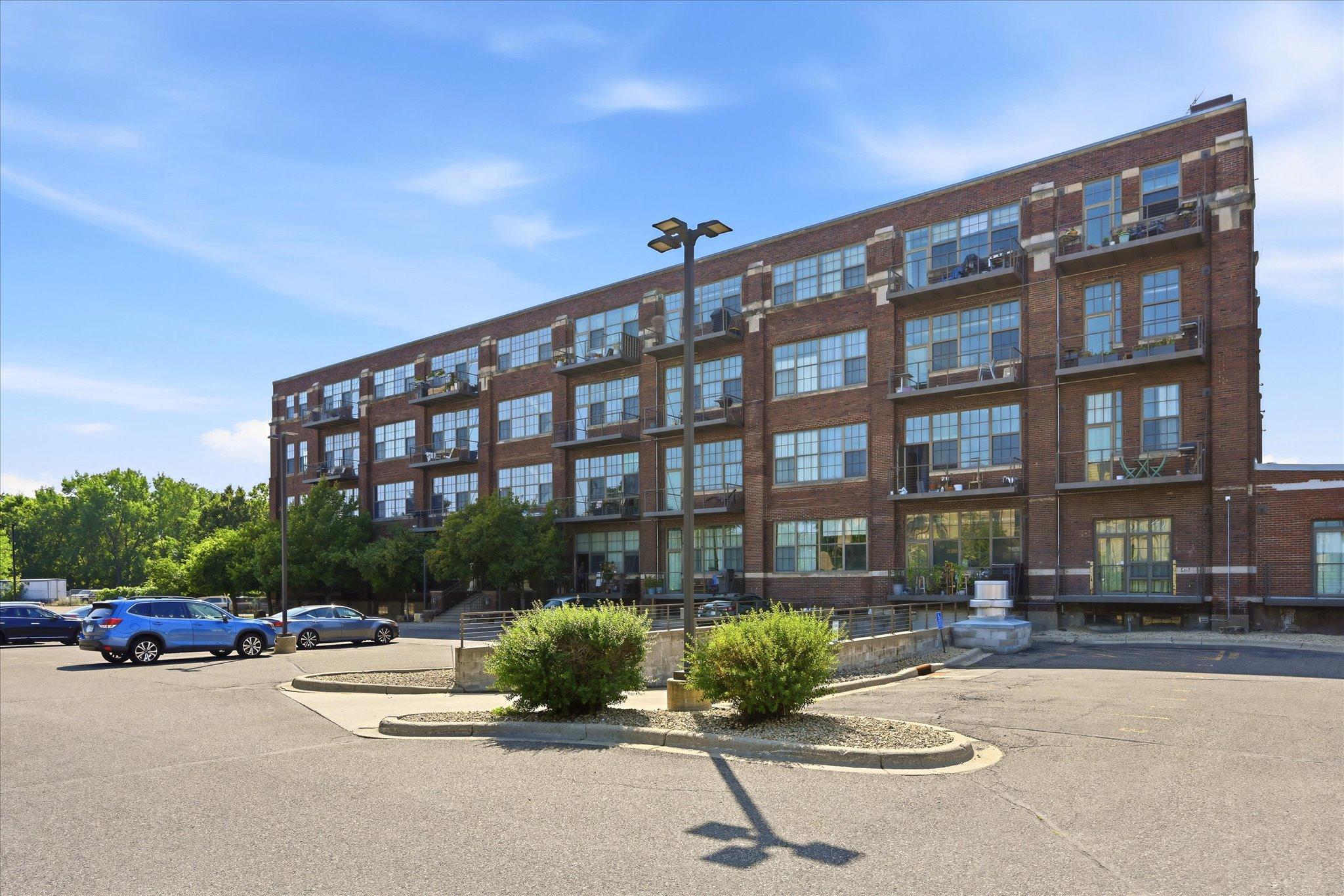 View of Residential at 1901 Hennepin Avenue #202, Minneapolis MN 55413, Minneapolis (4 of 38) - Mike Wilen | Minnesota Team Real Estate