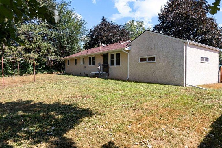 View of Residential at 1689 Edgemont Street, Maplewood MN 55117, Maplewood (23 of 26) - Mike Wilen | Minnesota Team Real Estate