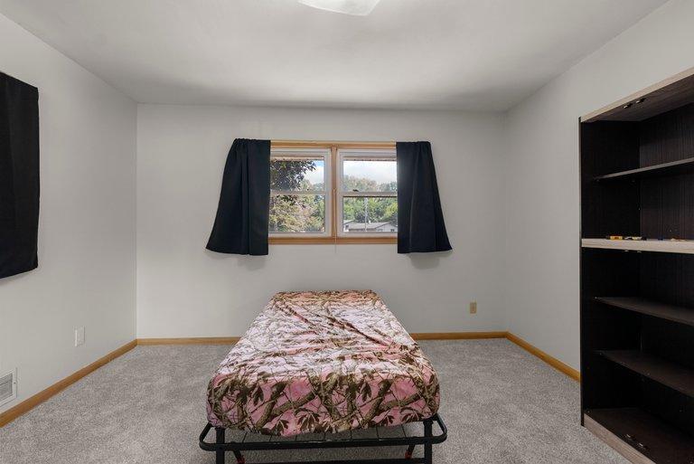View of Residential at 1689 Edgemont Street, Maplewood MN 55117, Maplewood (20 of 26) - Mike Wilen | Minnesota Team Real Estate