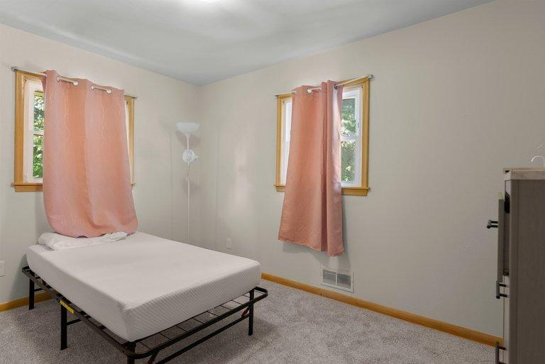 View of Residential at 1689 Edgemont Street, Maplewood MN 55117, Maplewood (19 of 26) - Mike Wilen | Minnesota Team Real Estate