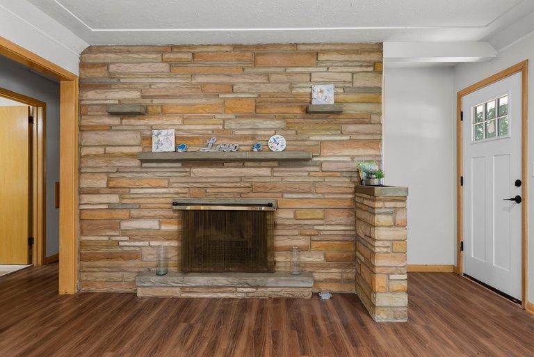 View of Residential at 1689 Edgemont Street, Maplewood MN 55117, Maplewood (6 of 26) - Mike Wilen | Minnesota Team Real Estate