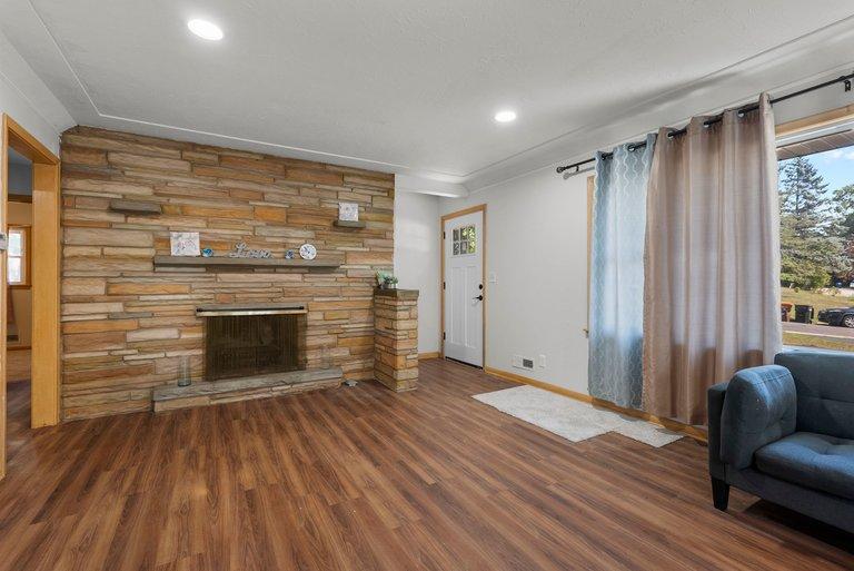 View of Residential at 1689 Edgemont Street, Maplewood MN 55117, Maplewood (5 of 26) - Mike Wilen | Minnesota Team Real Estate