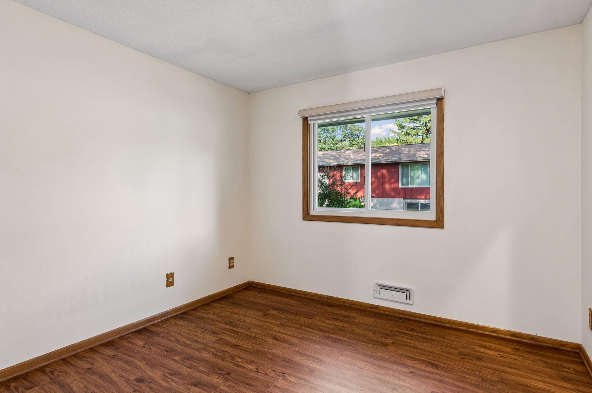 View of Residential at 5908 104th Street, Bloomington MN 55438, Bloomington (21 of 42) - Mike Wilen | Minnesota Team Real Estate