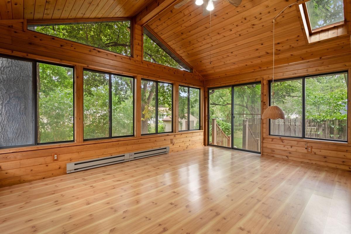 View of Residential at 5725 Northport Drive, Brooklyn Center MN 55429, Brooklyn Center (4 of 23) - Mike Wilen | Minnesota Team Real Estate