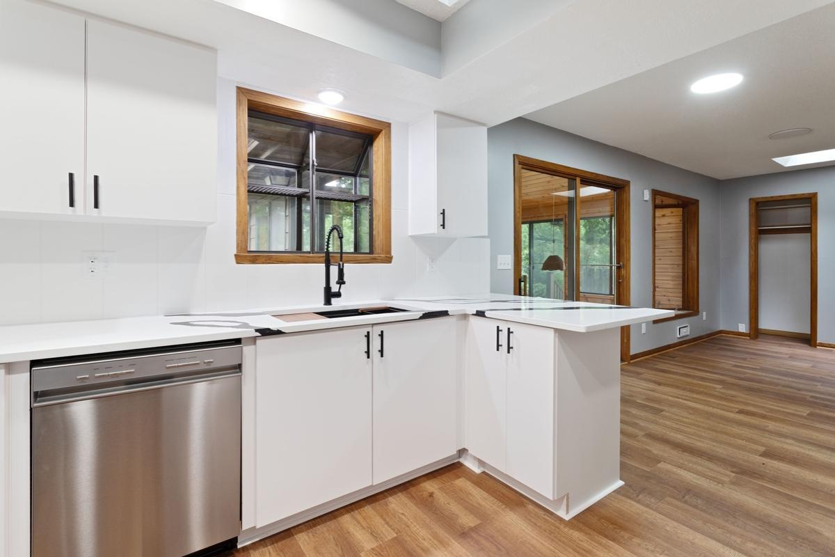 View of Residential at 5725 Northport Drive, Brooklyn Center MN 55429, Brooklyn Center (14 of 23) - Mike Wilen | Minnesota Team Real Estate