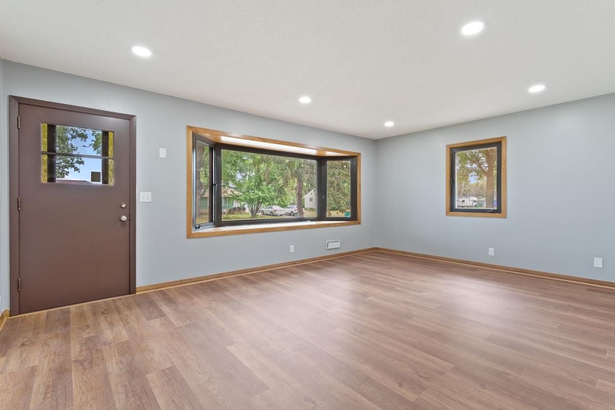 View of Residential at 5725 Northport Drive, Brooklyn Center MN 55429, Brooklyn Center (6 of 23) - Mike Wilen | Minnesota Team Real Estate