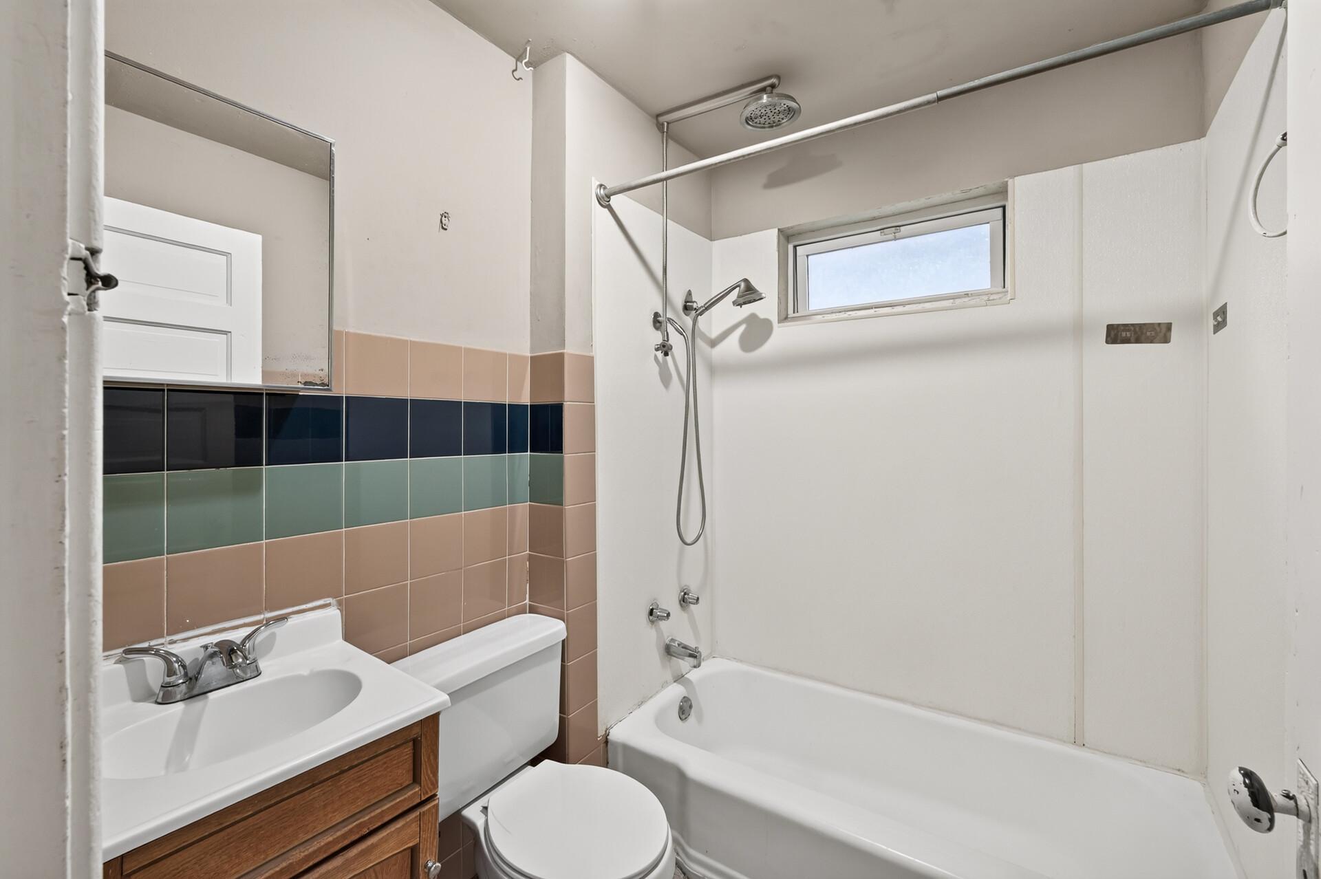 View of Residential Income at 591 Payne Avenue, Saint Paul MN 55130, Saint Paul (21 of 34) - Mike Wilen | Minnesota Team Real Estate