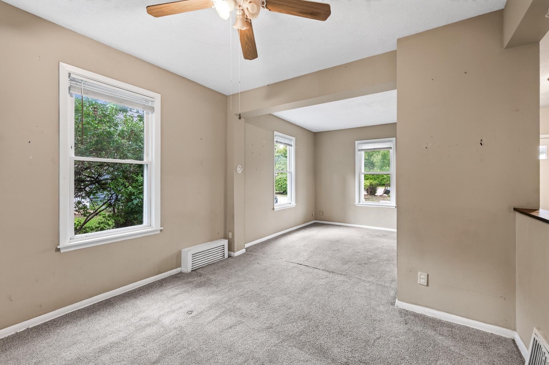 View of Residential Income at 591 Payne Avenue, Saint Paul MN 55130, Saint Paul (15 of 34) - Mike Wilen | Minnesota Team Real Estate