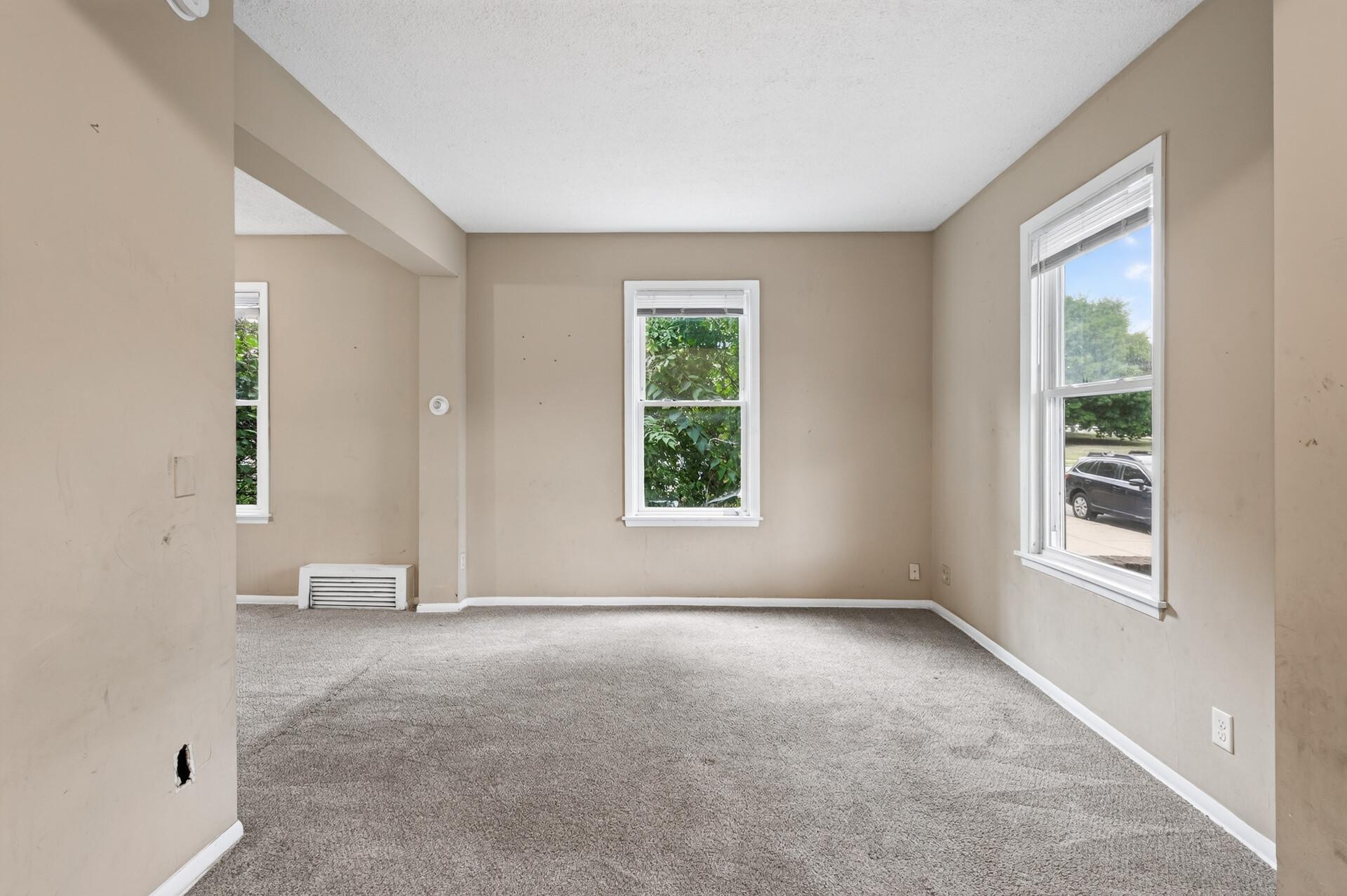 View of Residential Income at 591 Payne Avenue, Saint Paul MN 55130, Saint Paul (10 of 34) - Mike Wilen | Minnesota Team Real Estate