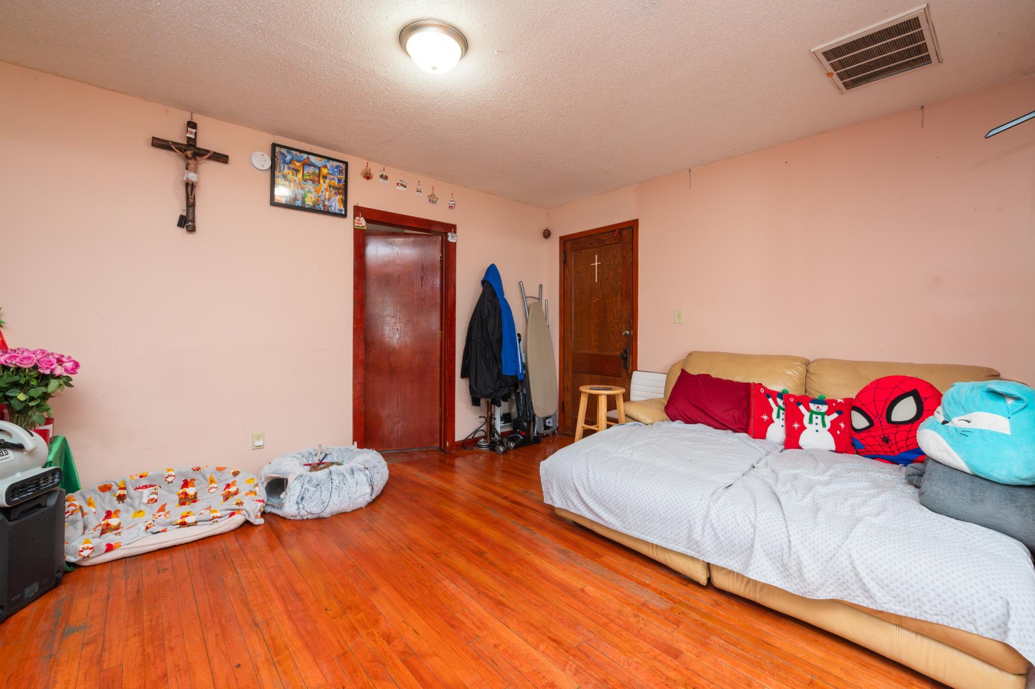 View of Residential Income at 2218 4th Avenue, Minneapolis MN 55405, Minneapolis (37 of 50) - Mike Wilen | Minnesota Team Real Estate
