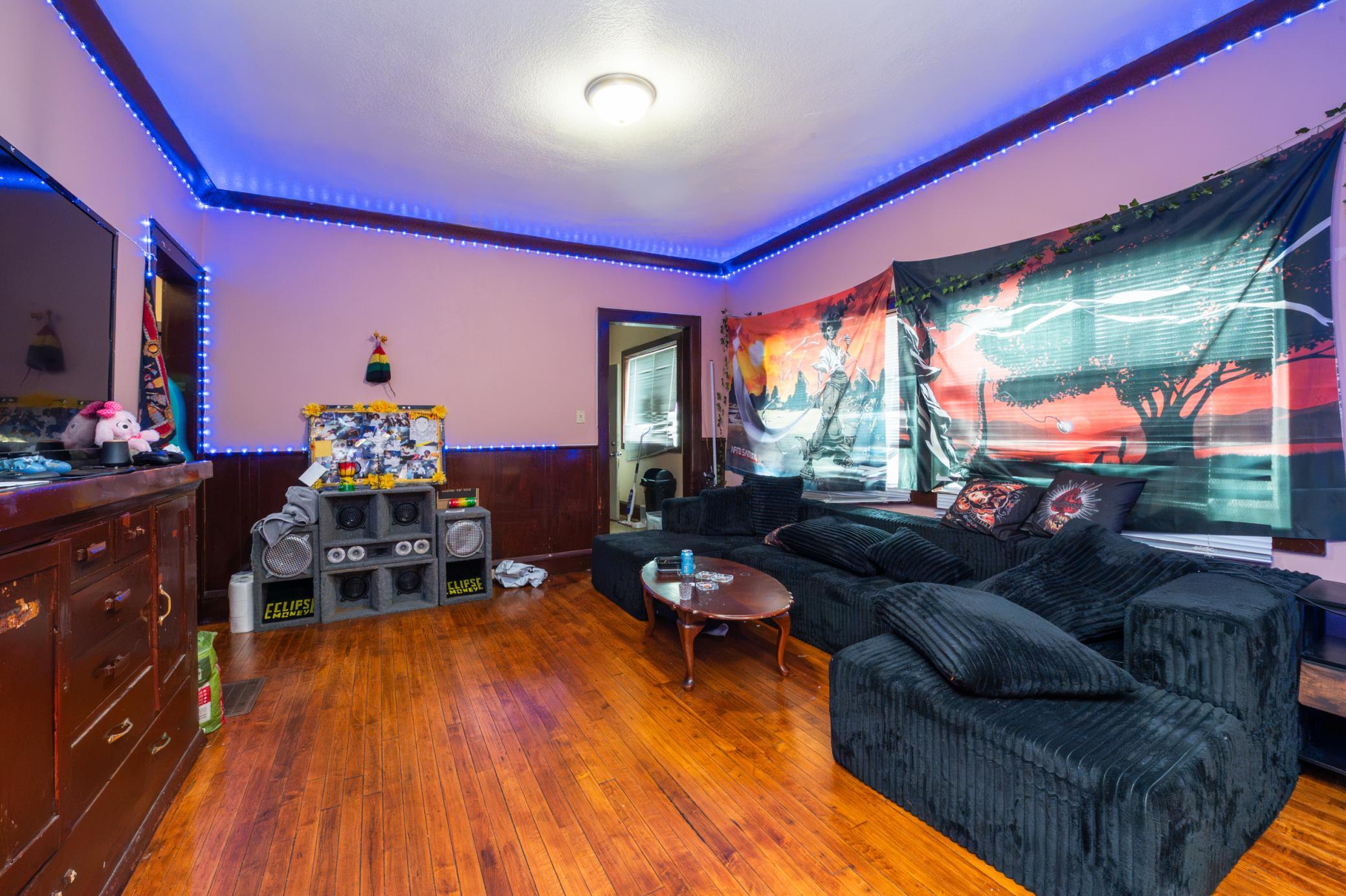View of Residential Income at 2218 4th Avenue, Minneapolis MN 55405, Minneapolis (9 of 50) - Mike Wilen | Minnesota Team Real Estate