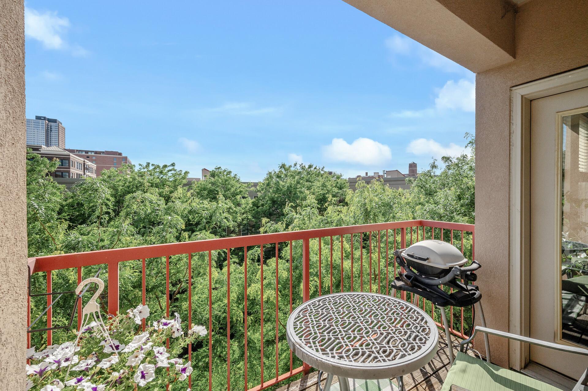 View of Residential at 515 1st St #405, Minneapolis MN 55401, Minneapolis (35 of 45) - Mike Wilen | Minnesota Team Real Estate