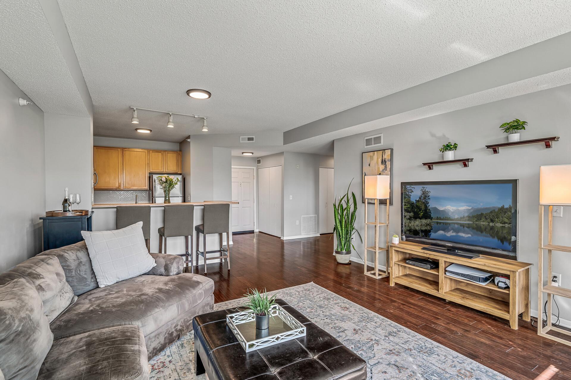 View of Residential at 515 1st St #405, Minneapolis MN 55401, Minneapolis (21 of 45) - Mike Wilen | Minnesota Team Real Estate