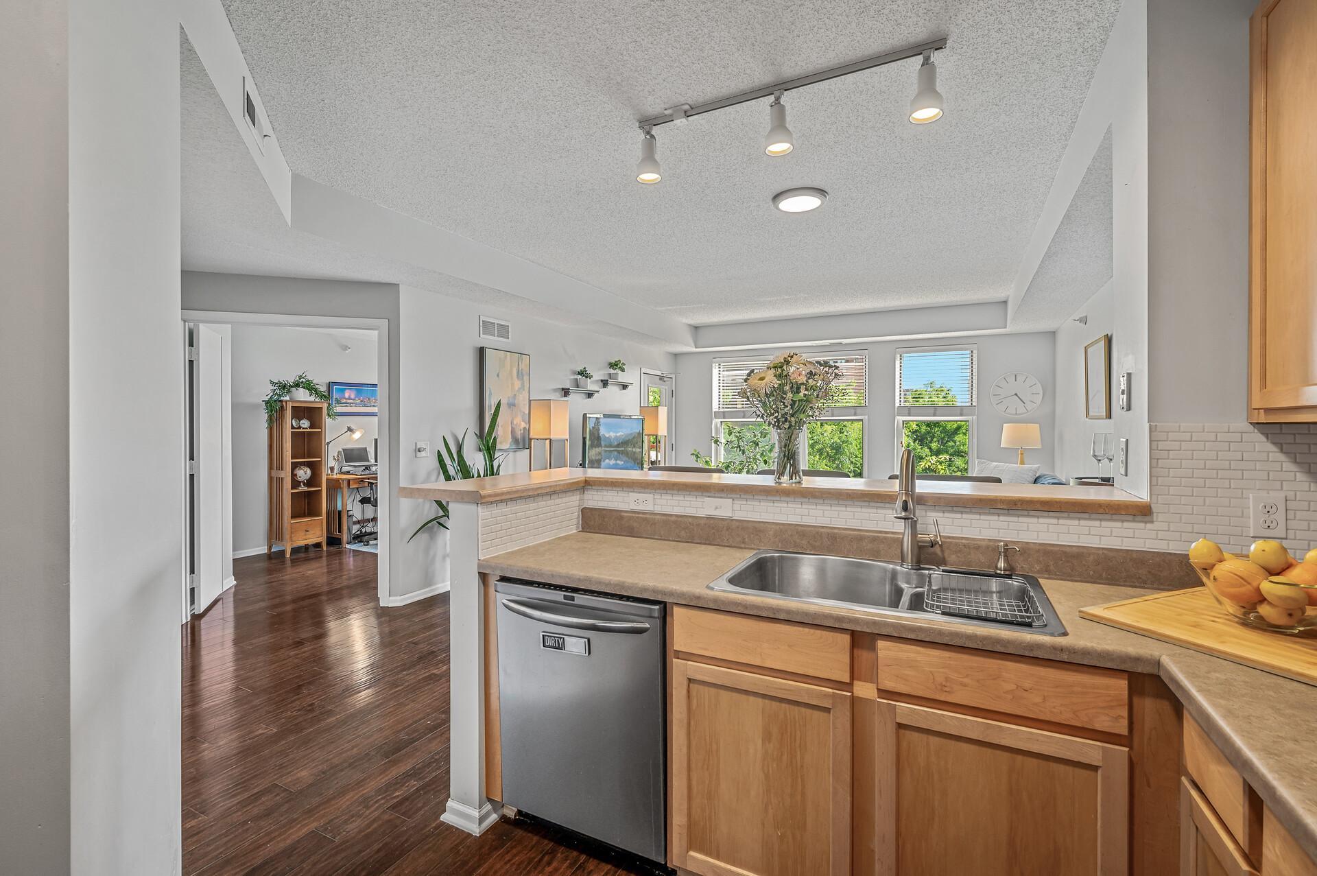 View of Residential at 515 1st St #405, Minneapolis MN 55401, Minneapolis (13 of 45) - Mike Wilen | Minnesota Team Real Estate