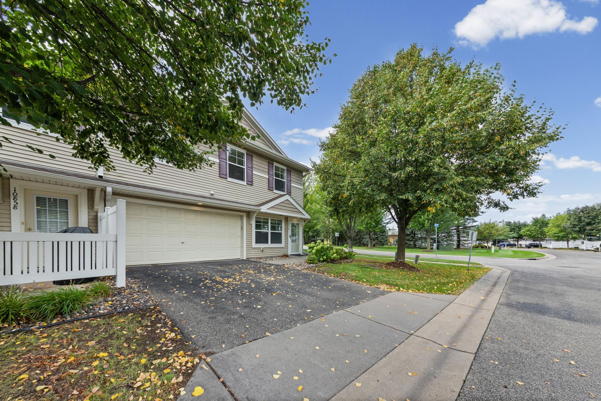View of Residential at 10856 Kingsfield Lane, Woodbury MN 55129, Woodbury (4 of 49) - Mike Wilen | Minnesota Team Real Estate