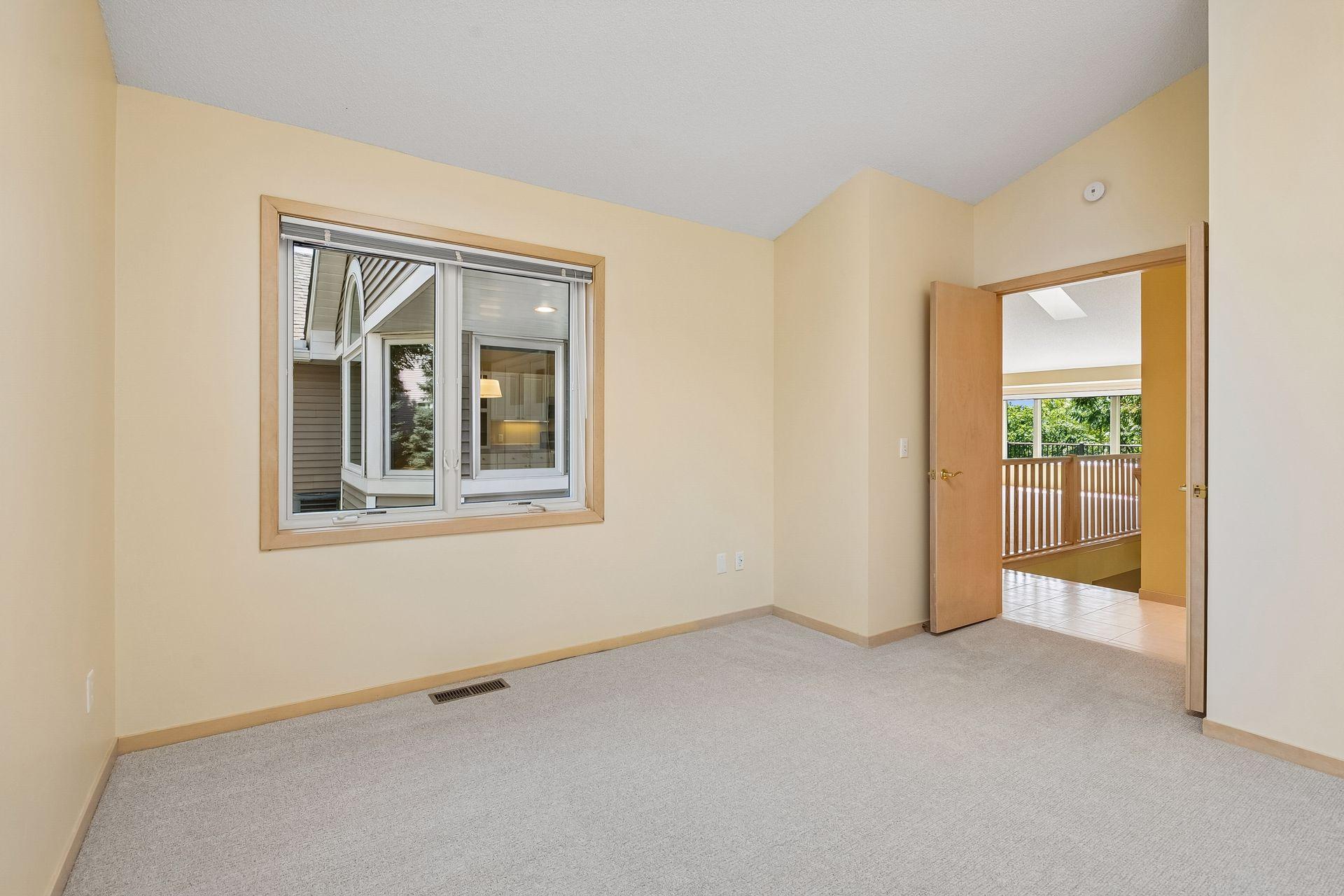 View of Residential at 7063 Oak Pointe Curve, Bloomington MN 55438, Bloomington (22 of 65) - Mike Wilen | Minnesota Team Real Estate