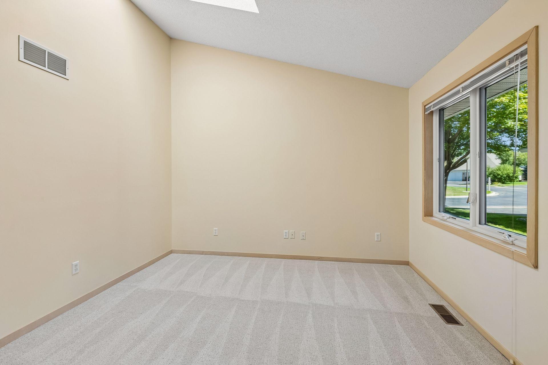 View of Residential at 7063 Oak Pointe Curve, Bloomington MN 55438, Bloomington (23 of 65) - Mike Wilen | Minnesota Team Real Estate
