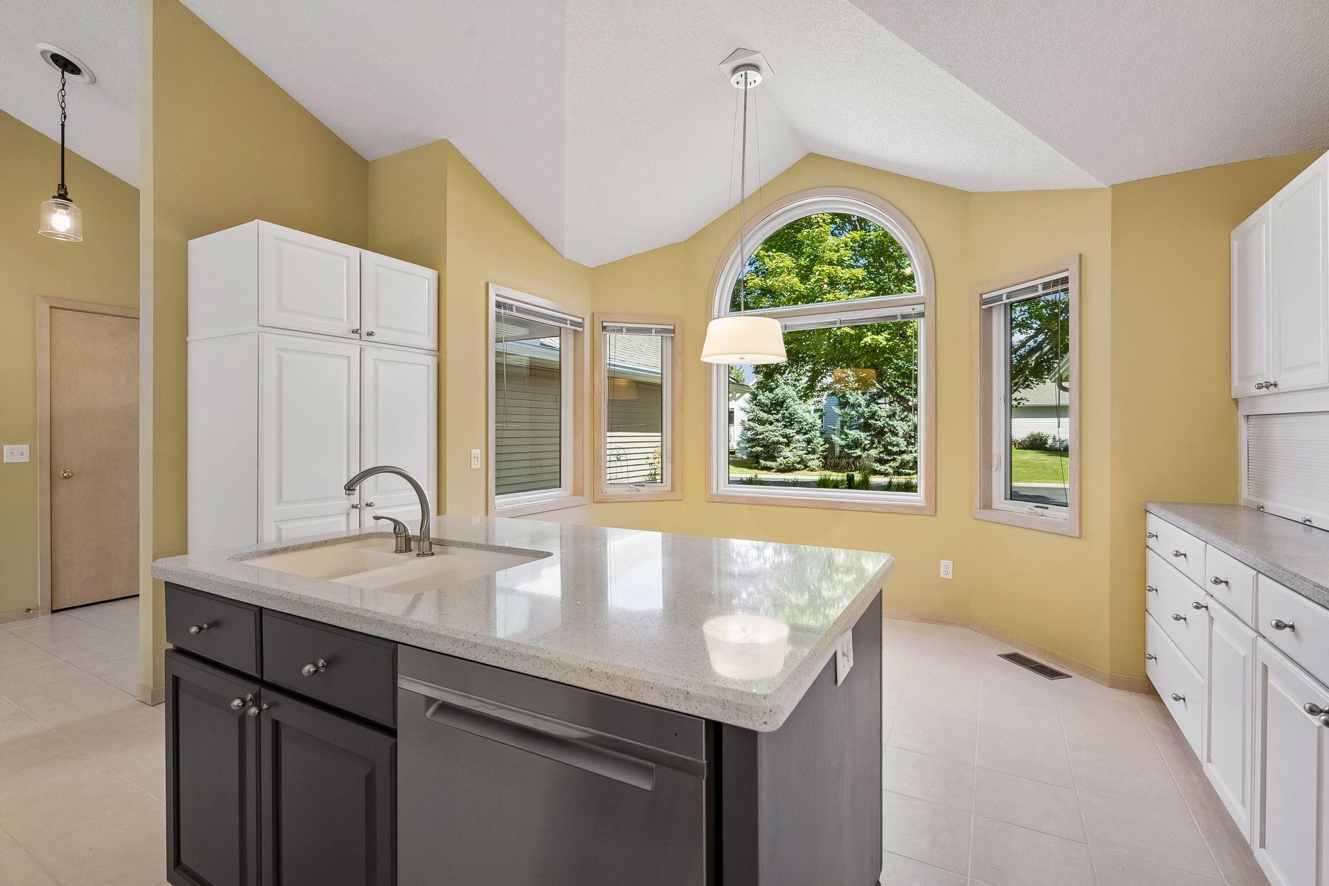 View of Residential at 7063 Oak Pointe Curve, Bloomington MN 55438, Bloomington (5 of 65) - Mike Wilen | Minnesota Team Real Estate