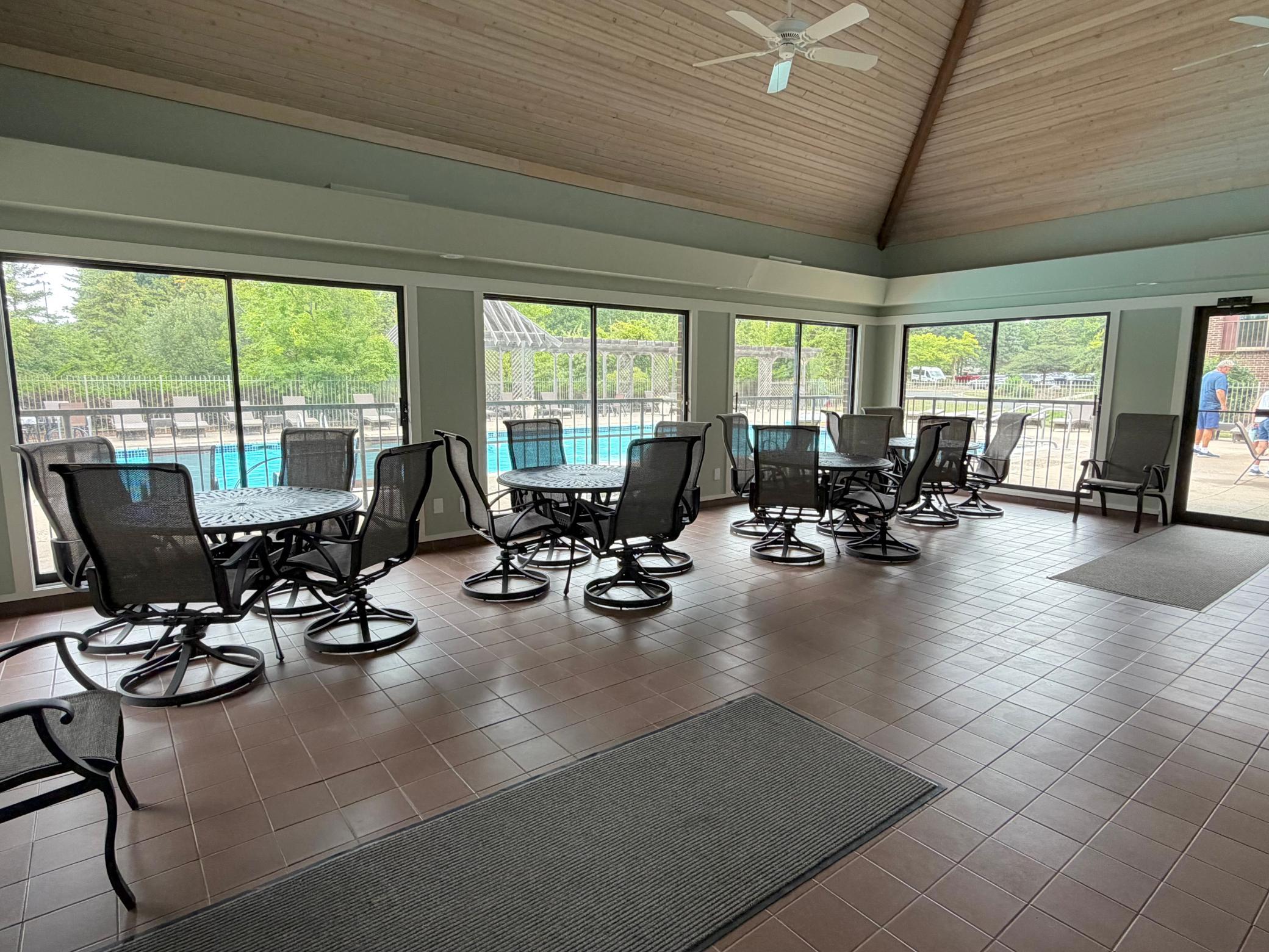 View of Residential at 7063 Oak Pointe Curve, Bloomington MN 55438, Bloomington (46 of 65) - Mike Wilen | Minnesota Team Real Estate