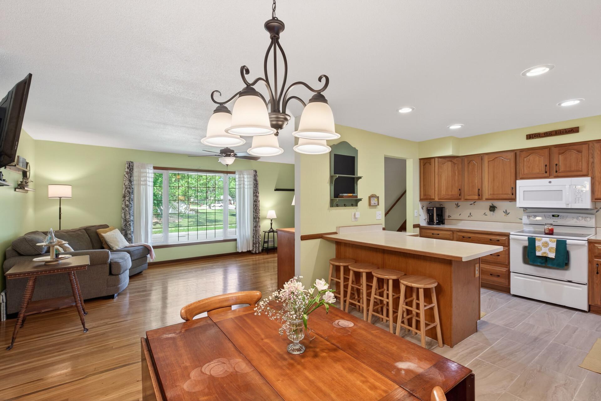 View of Single Family at 1094 Lowell Drive, Apple Valley - Mike Wilen | Minnesota Team Real Estate