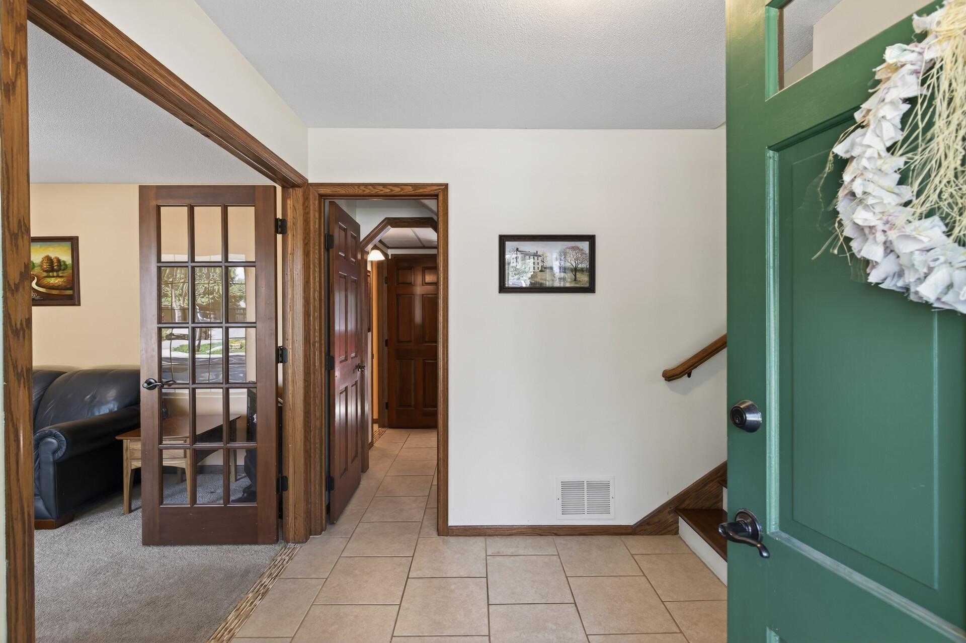 View of Residential at 1094 Lowell Drive, Apple Valley MN 55124, Apple Valley (4 of 50) - Mike Wilen | Minnesota Team Real Estate