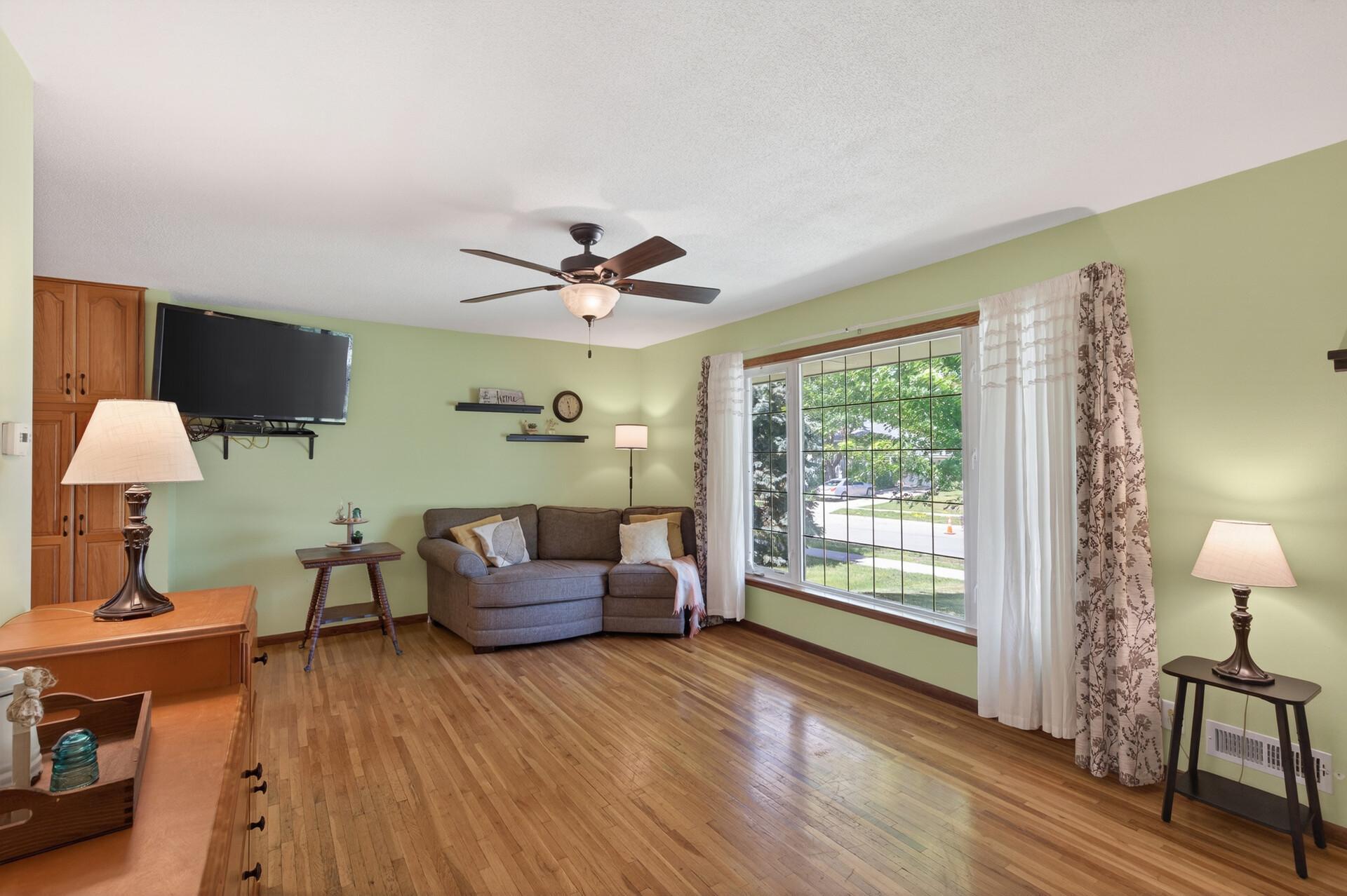 View of Residential at 1094 Lowell Drive, Apple Valley MN 55124, Apple Valley (8 of 50) - Mike Wilen | Minnesota Team Real Estate