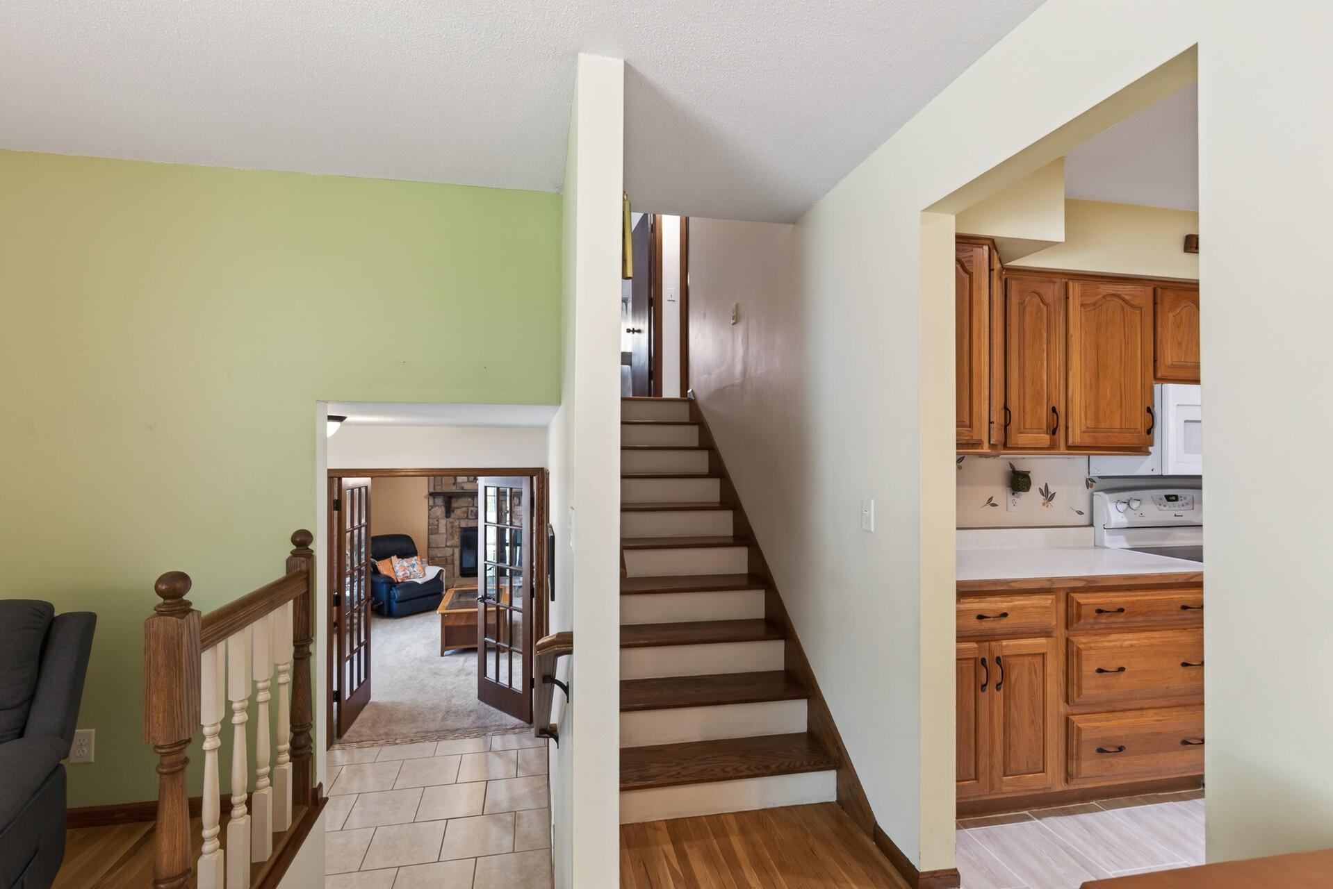 View of Residential at 1094 Lowell Drive, Apple Valley MN 55124, Apple Valley (19 of 50) - Mike Wilen | Minnesota Team Real Estate