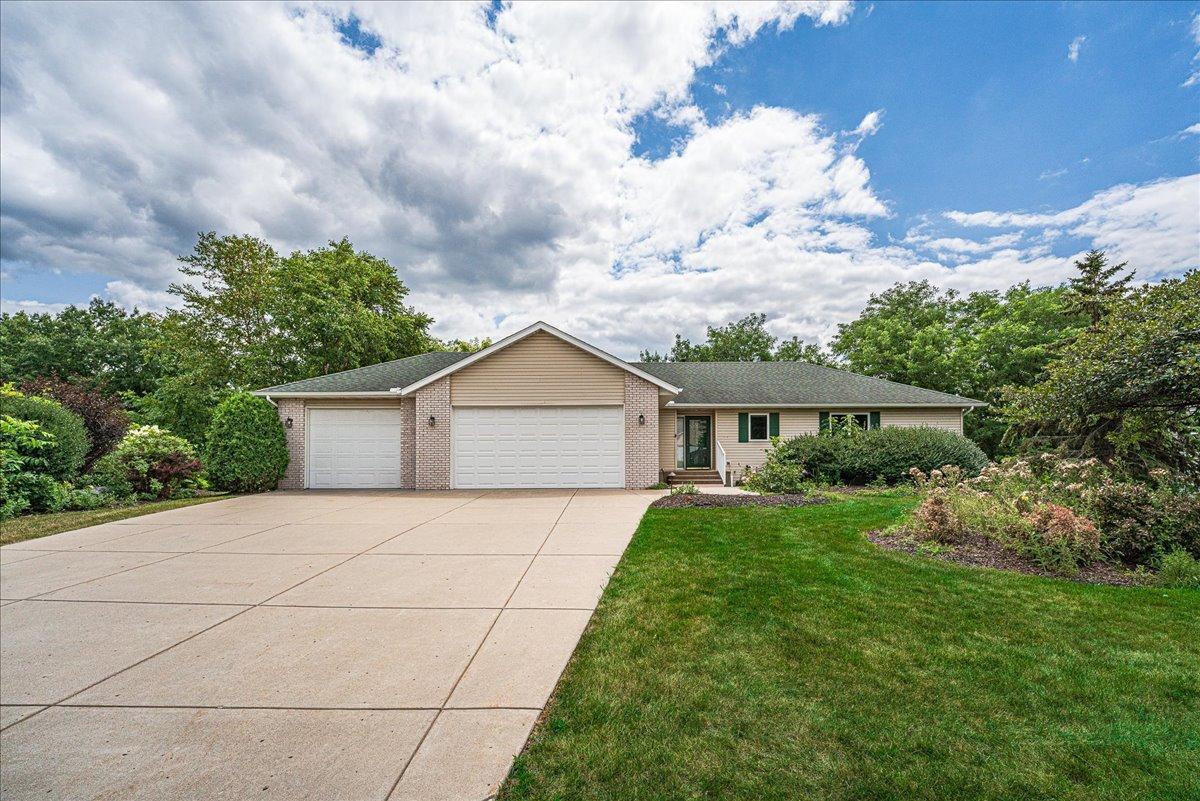 View of Residential at 1060 Dennis Street, Maplewood MN 55119, Maplewood (5 of 38) - Mike Wilen | Minnesota Team Real Estate
