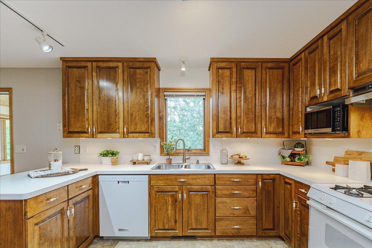 View of Residential at 1060 Dennis Street, Maplewood MN 55119, Maplewood (8 of 38) - Mike Wilen | Minnesota Team Real Estate