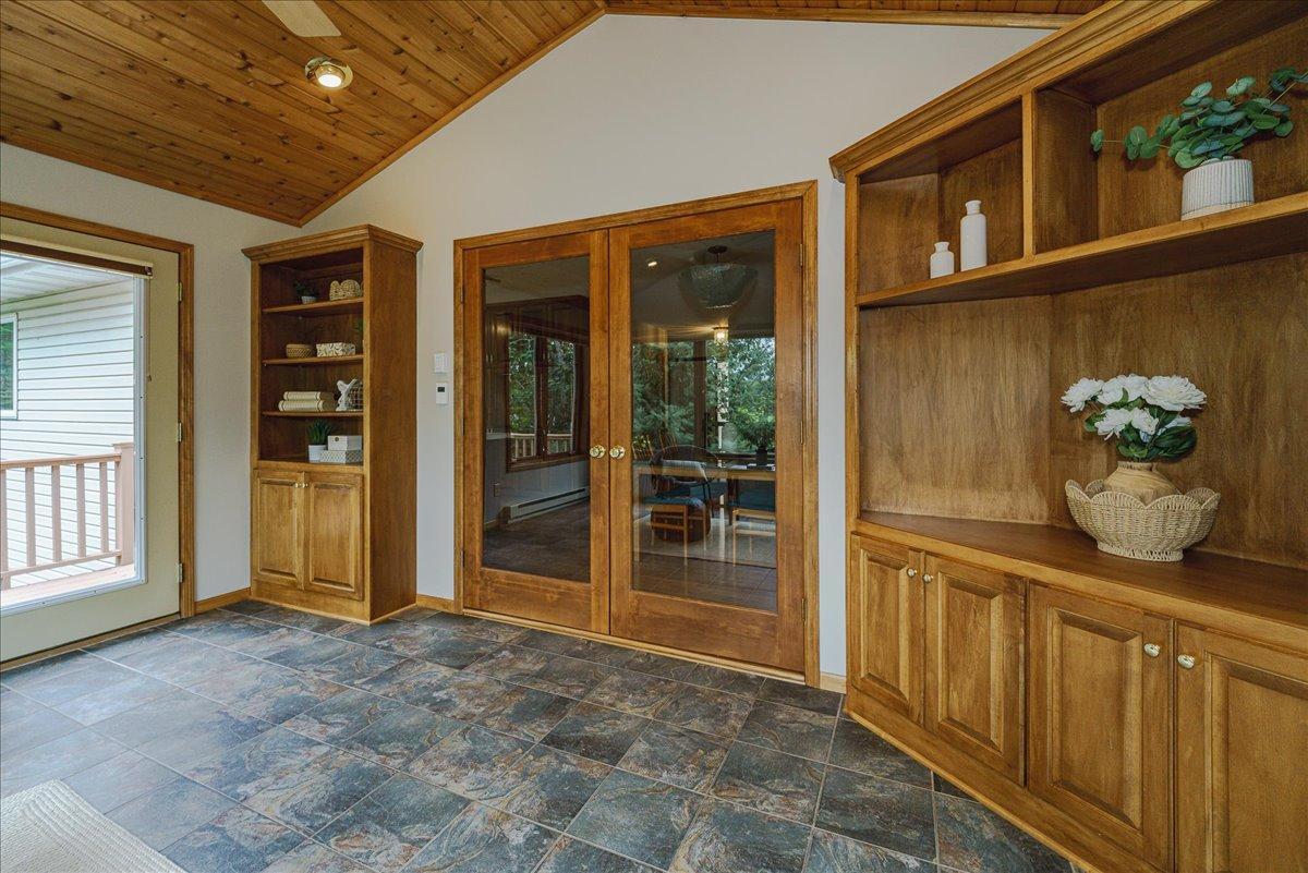 View of Residential at 1060 Dennis Street, Maplewood MN 55119, Maplewood (12 of 38) - Mike Wilen | Minnesota Team Real Estate