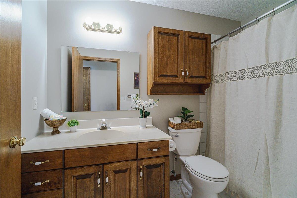 View of Residential at 1060 Dennis Street, Maplewood MN 55119, Maplewood (14 of 38) - Mike Wilen | Minnesota Team Real Estate