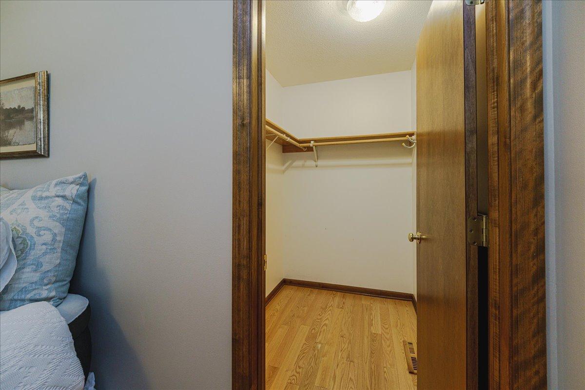 View of Residential at 1060 Dennis Street, Maplewood MN 55119, Maplewood (16 of 38) - Mike Wilen | Minnesota Team Real Estate