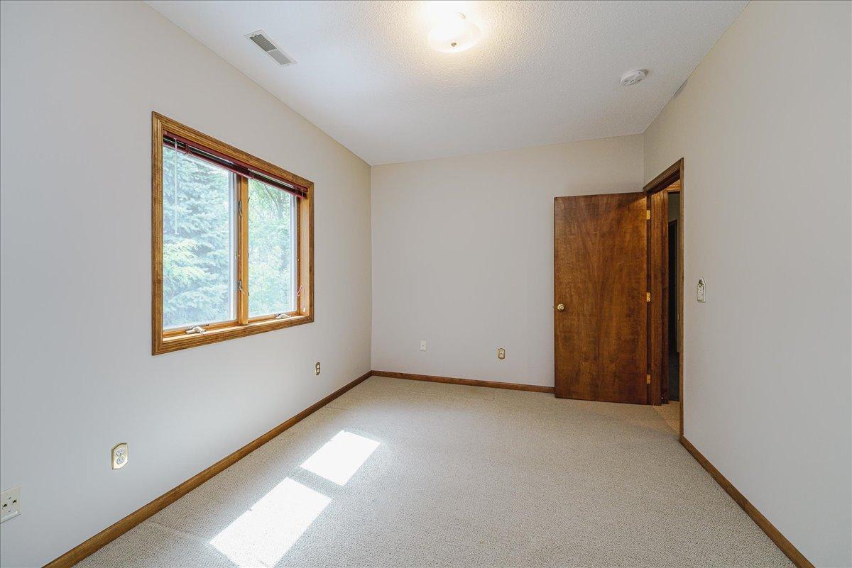View of Residential at 1060 Dennis Street, Maplewood MN 55119, Maplewood (29 of 38) - Mike Wilen | Minnesota Team Real Estate