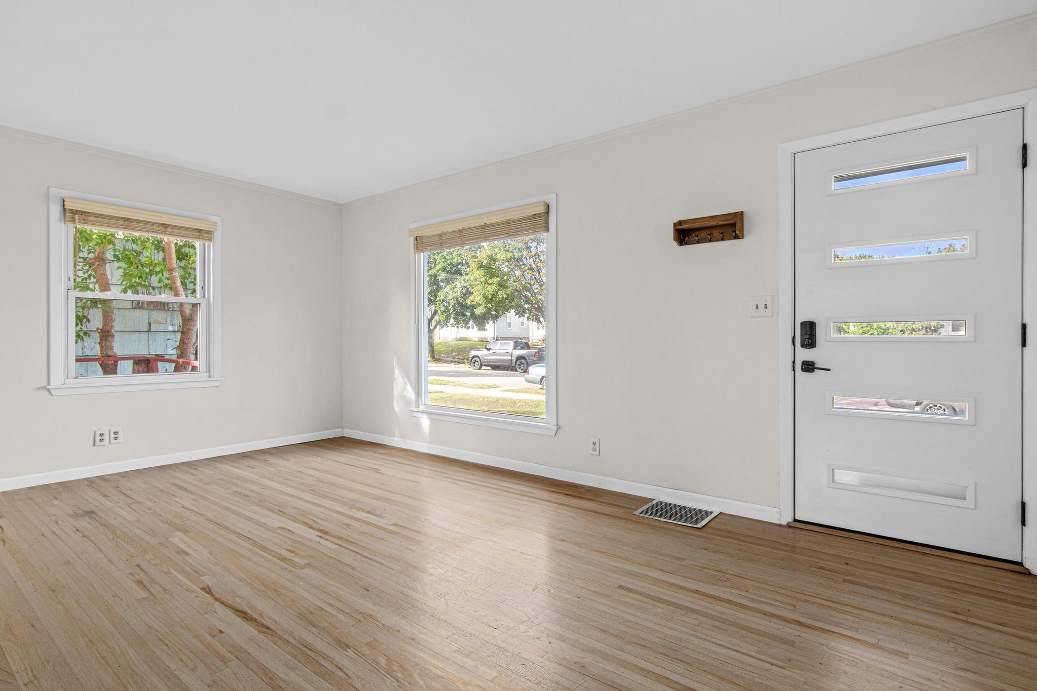 View of Residential at 6133 Thomas Avenue, Minneapolis MN 55410, Minneapolis (7 of 65) - Mike Wilen | Minnesota Team Real Estate