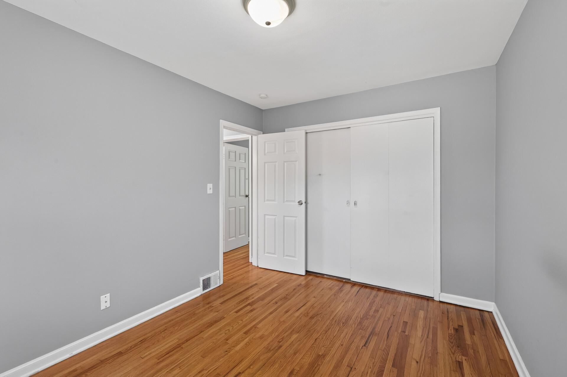View of Residential at 994 Cleveland Avenue, Saint Paul MN 55116, Saint Paul (16 of 25) - Mike Wilen | Minnesota Team Real Estate