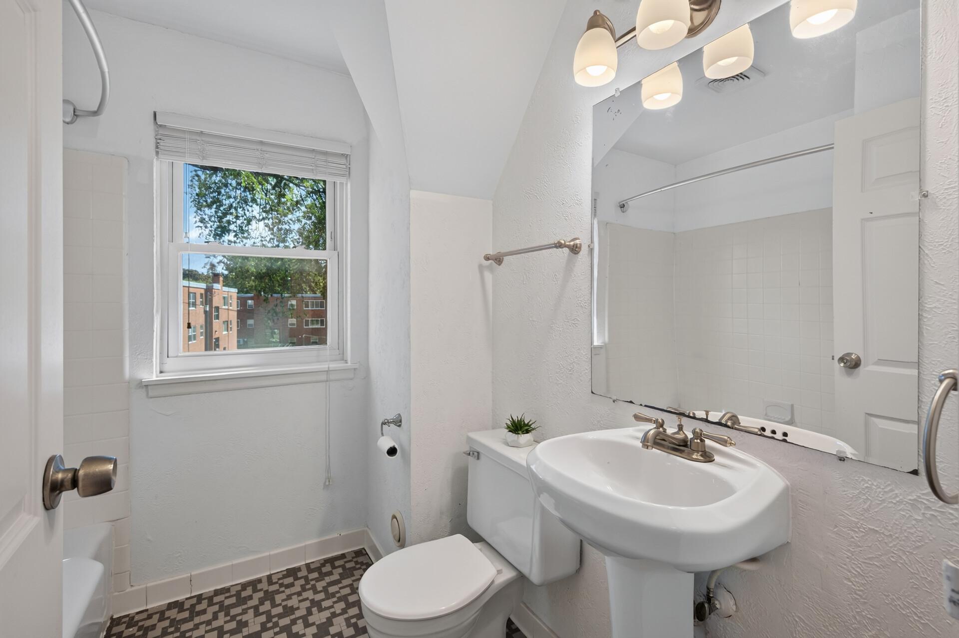 View of Residential at 994 Cleveland Avenue, Saint Paul MN 55116, Saint Paul (17 of 25) - Mike Wilen | Minnesota Team Real Estate