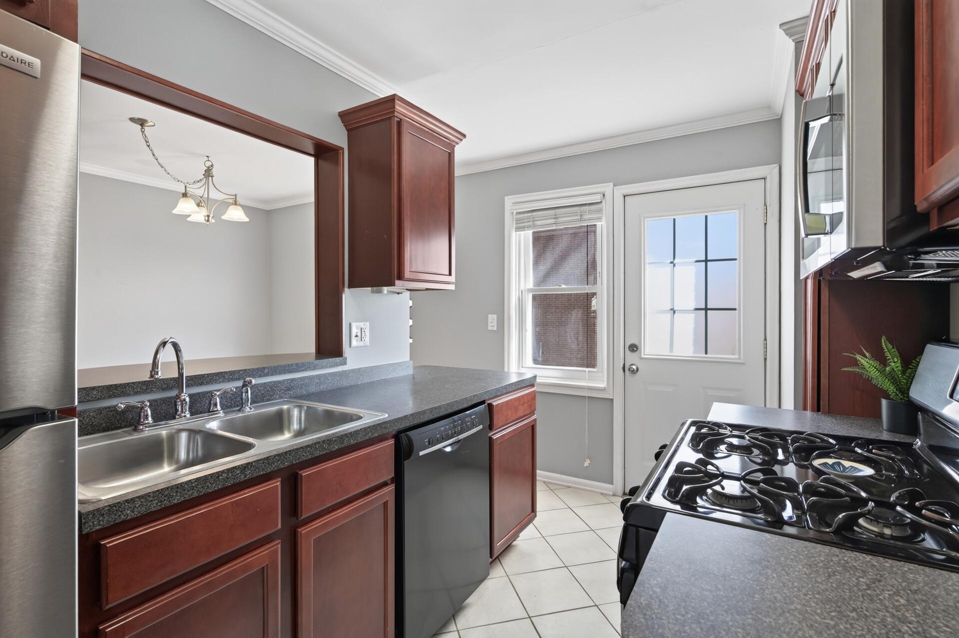 View of Residential at 994 Cleveland Avenue, Saint Paul MN 55116, Saint Paul (11 of 25) - Mike Wilen | Minnesota Team Real Estate