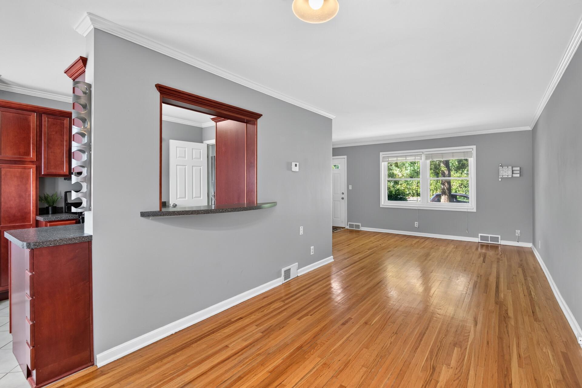 View of Residential at 994 Cleveland Avenue, Saint Paul MN 55116, Saint Paul (8 of 25) - Mike Wilen | Minnesota Team Real Estate