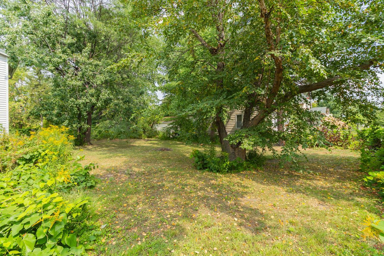 View of Residential Income at 823 Englewood Avenue, Saint Paul MN 55104, Saint Paul (25 of 32) - Mike Wilen | Minnesota Team Real Estate