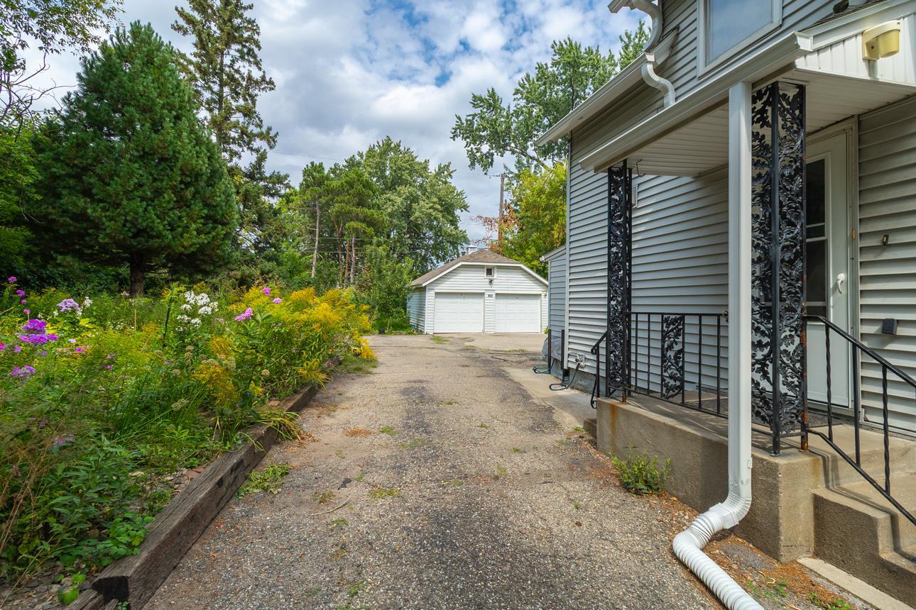 View of Residential Income at 823 Englewood Avenue, Saint Paul MN 55104, Saint Paul (27 of 32) - Mike Wilen | Minnesota Team Real Estate