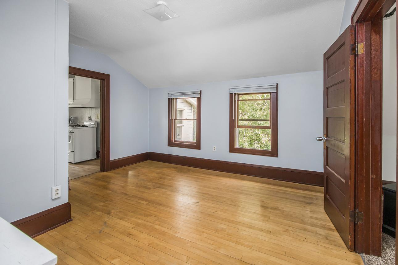 View of Residential Income at 823 Englewood Avenue, Saint Paul MN 55104, Saint Paul (13 of 32) - Mike Wilen | Minnesota Team Real Estate