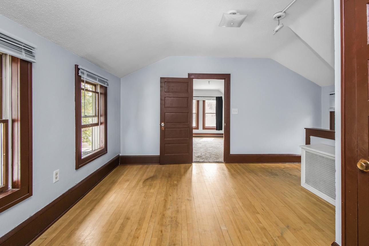 View of Residential Income at 823 Englewood Avenue, Saint Paul MN 55104, Saint Paul (12 of 32) - Mike Wilen | Minnesota Team Real Estate