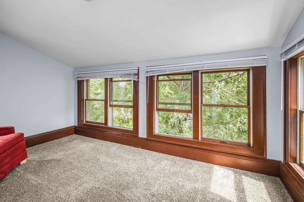 View of Residential Income at 823 Englewood Avenue, Saint Paul MN 55104, Saint Paul (3 of 32) - Mike Wilen | Minnesota Team Real Estate