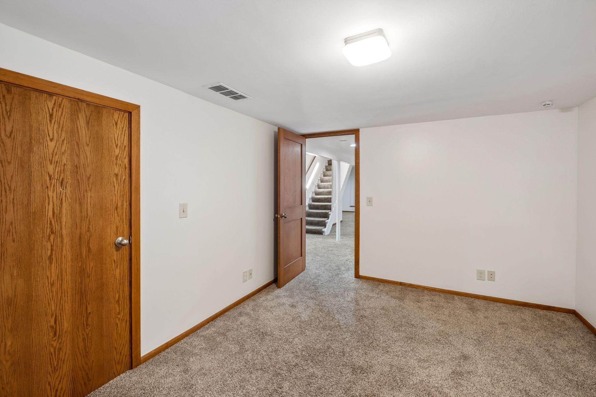 View of Residential at 2400 110th Street, Bloomington MN 55431, Bloomington (27 of 39) - Mike Wilen | Minnesota Team Real Estate