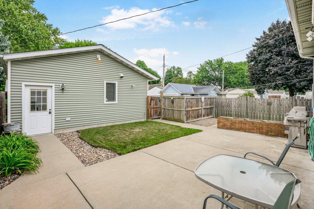 View of Residential at 2747 Garfield Street, Minneapolis MN 55418, Minneapolis (37 of 47) - Mike Wilen | Minnesota Team Real Estate